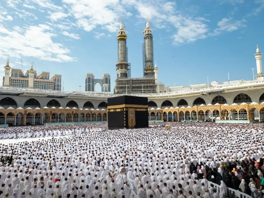 umrah jafatour shalat depan kabah