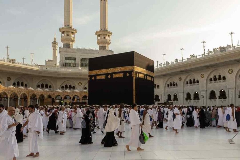 Thawaf umrah saat low season.